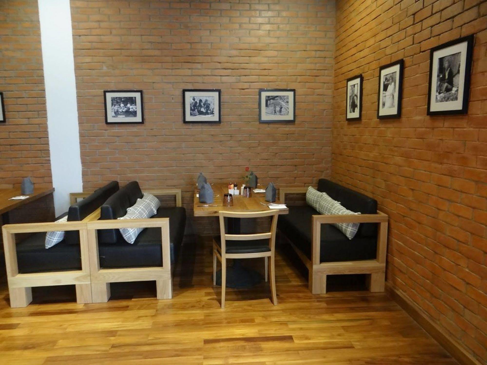 The Loft Hotel Downtown Yangon Esterno foto