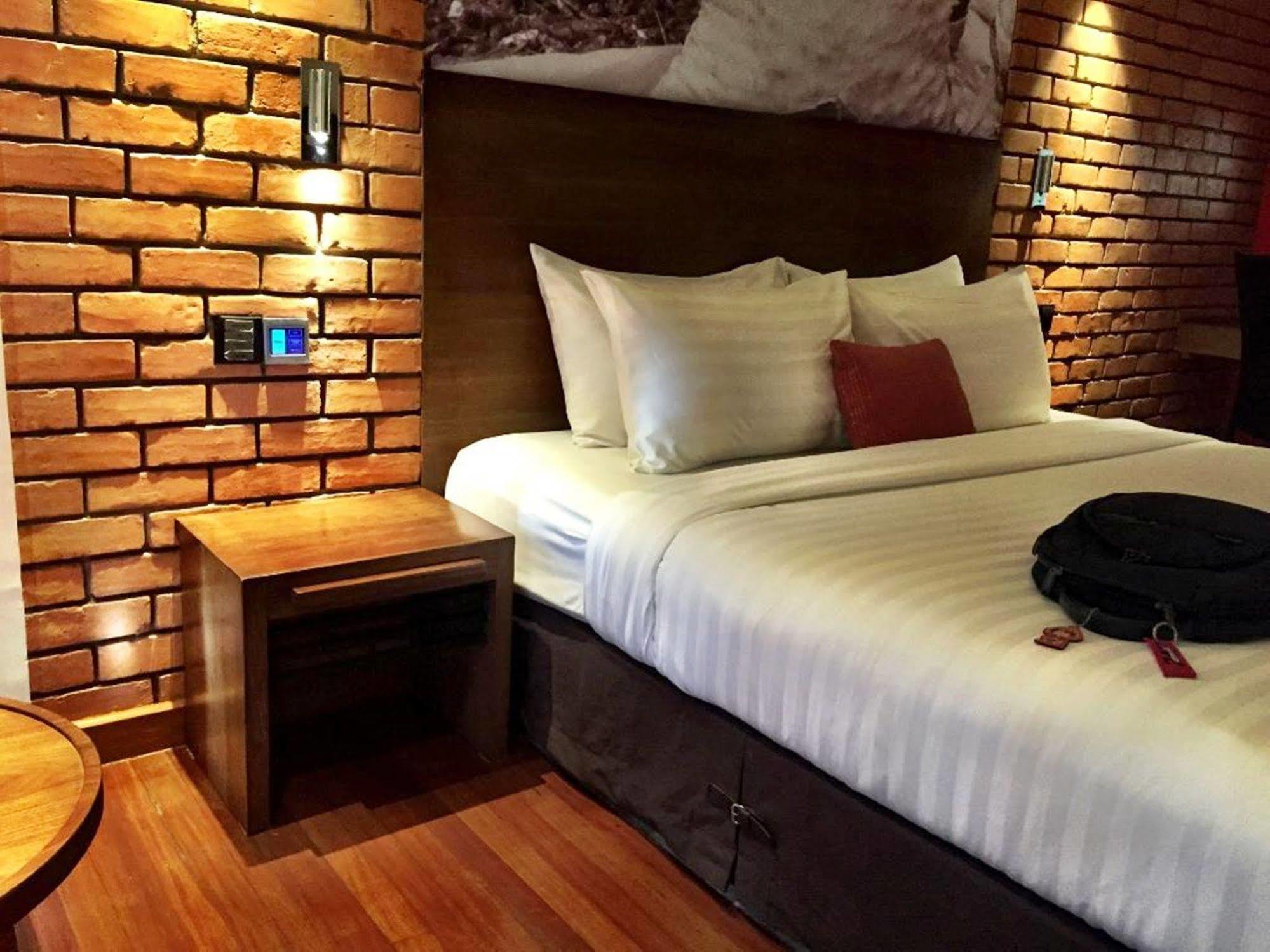The Loft Hotel Downtown Yangon Esterno foto