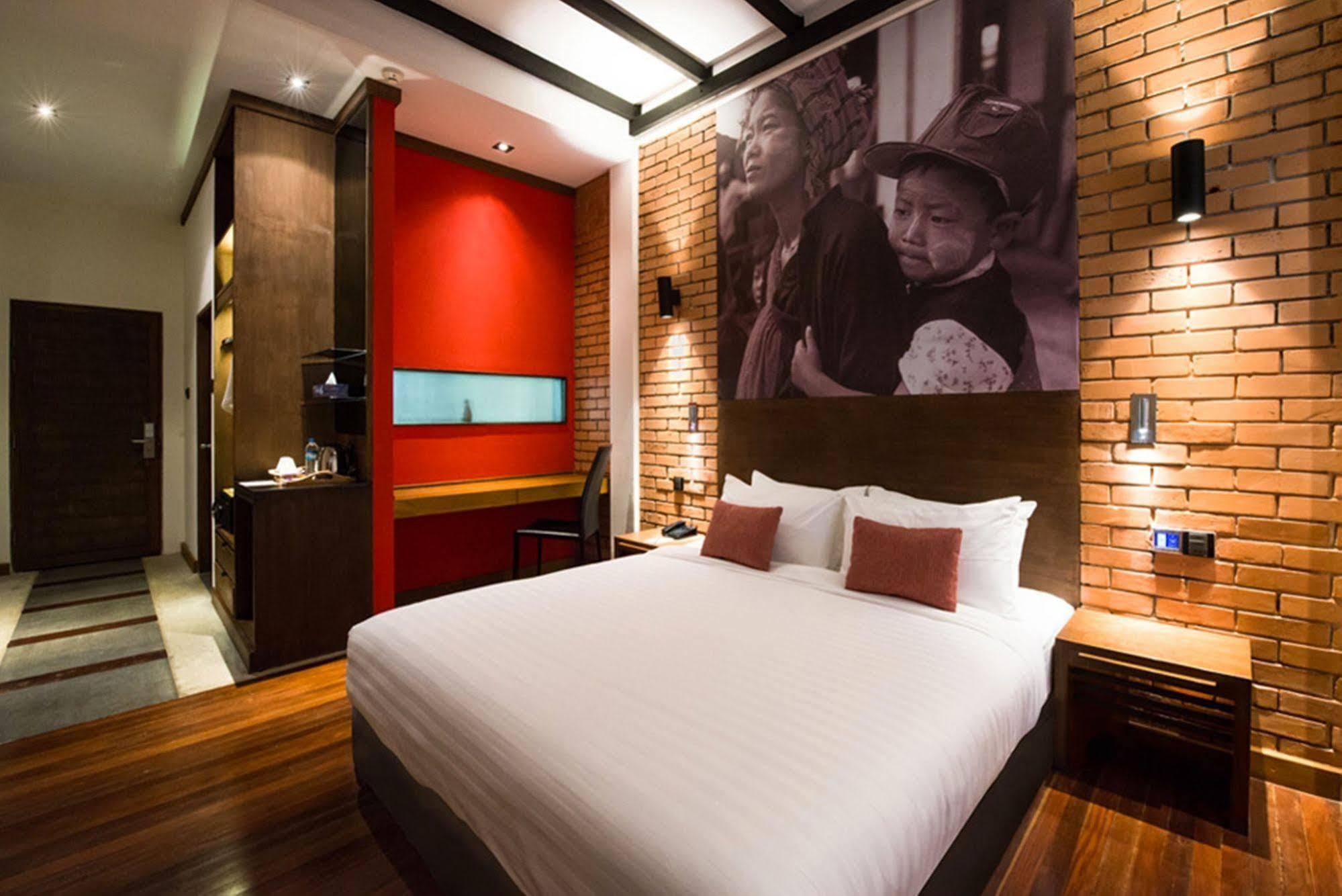 The Loft Hotel Downtown Yangon Esterno foto