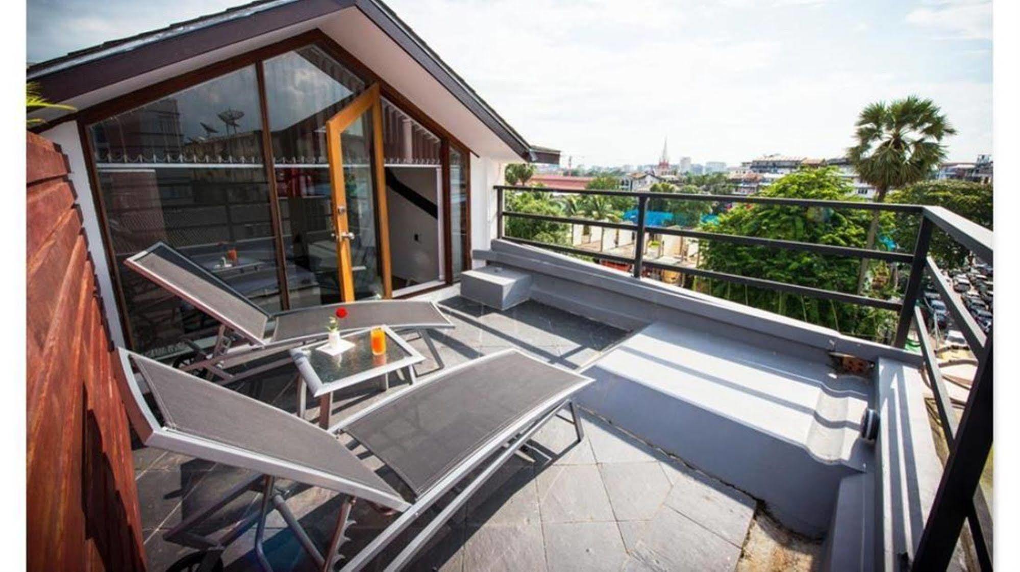 The Loft Hotel Downtown Yangon Esterno foto