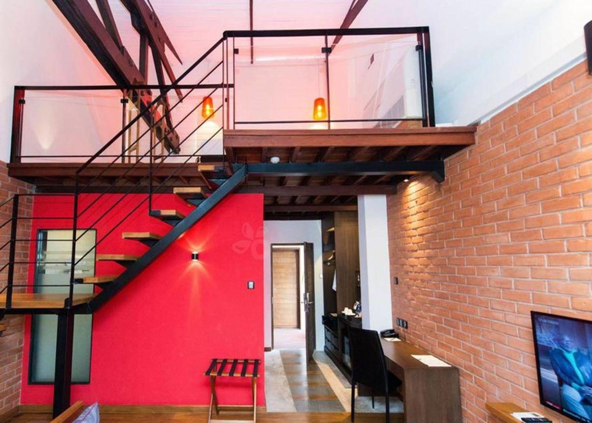 The Loft Hotel Downtown Yangon Esterno foto